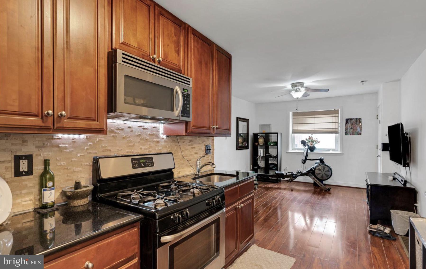 406 Pierce Street, Unit 1 Philadelphia, PA 19148 - Photo 5 of 15