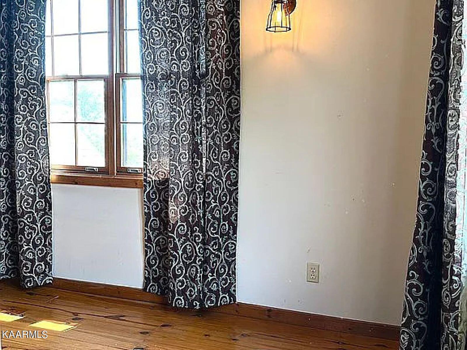 550 Price Road Spring City, TN 37381 - Photo 4 of 22 4