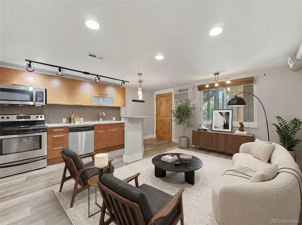 $1,495 | 195 South Pennsylvania Street, Unit 204, Denver, CO 80209