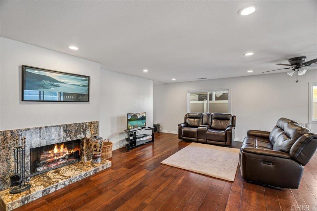 13815 Hilldale Road Valley Center, CA 92082 - Photo 22 of 64 Family Room