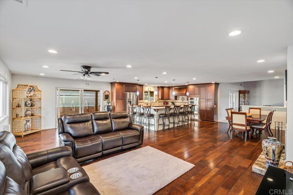 13815 Hilldale Road Valley Center, CA 92082 - Photo 23 of 64 Family Room