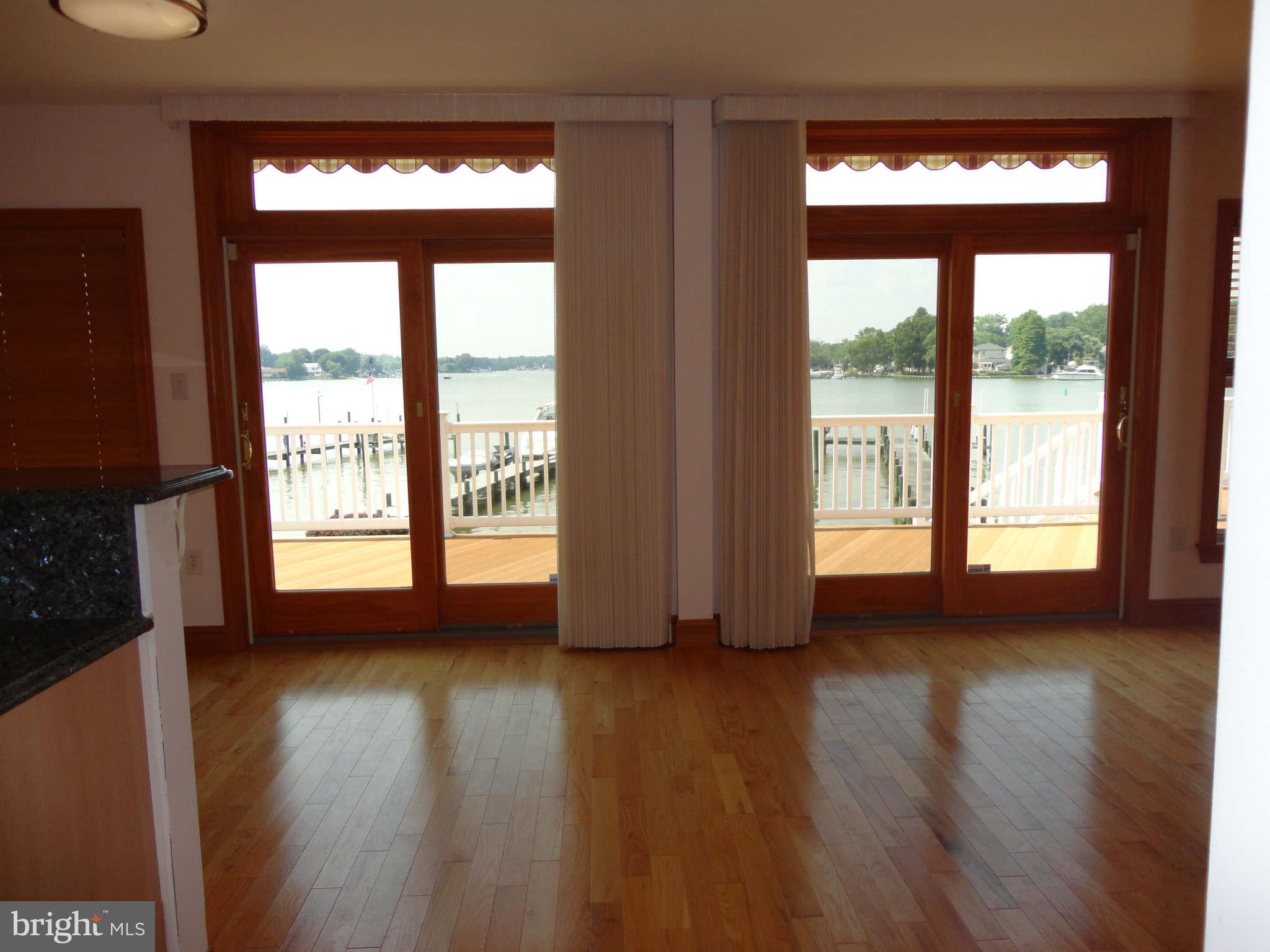 3920 New Section Road Baltimore, MD 21220 - Photo 8 of 28 Living Room