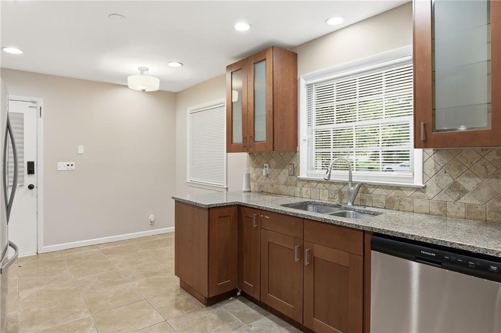 4411 Langdon Drive Decatur, GA 30035 - Photo 5 of 34