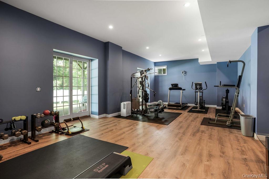 899 Harborview Road Oyster Bay, NY 11765 - Photo 23 of 30