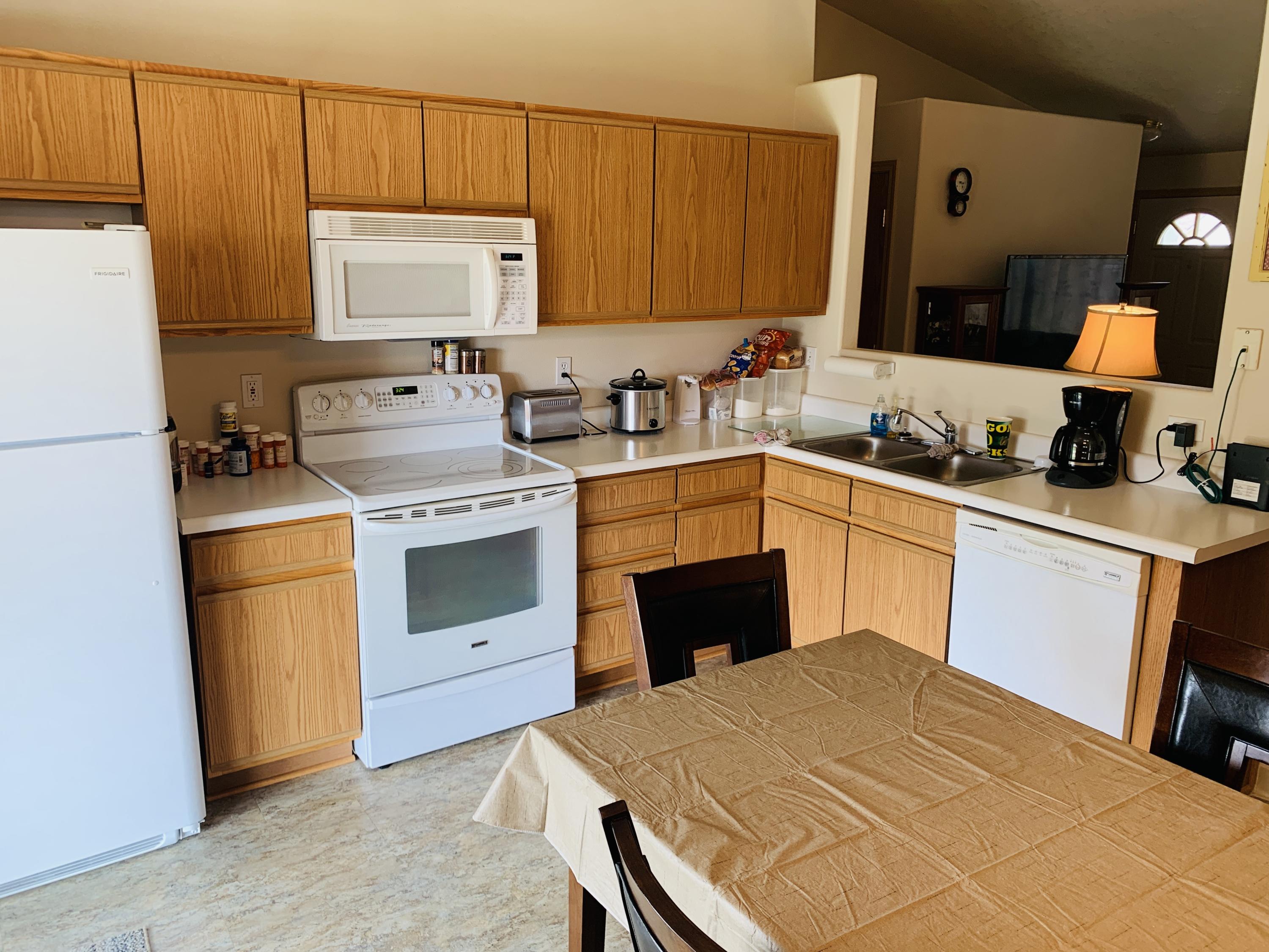 623 Center Ridge Drive Culver, OR 97734 - Photo 12 of 30 kitchen