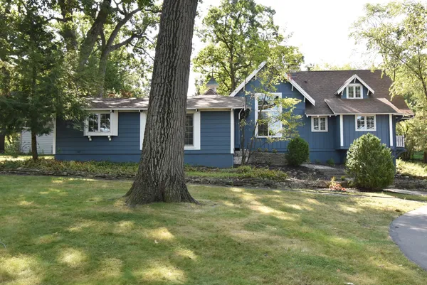 $3,200 | 769 Arrowhead Drive, Fontana, WI 53125