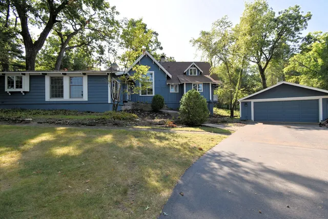 $3,000 | 769 Arrowhead Drive, Fontana, WI 53125