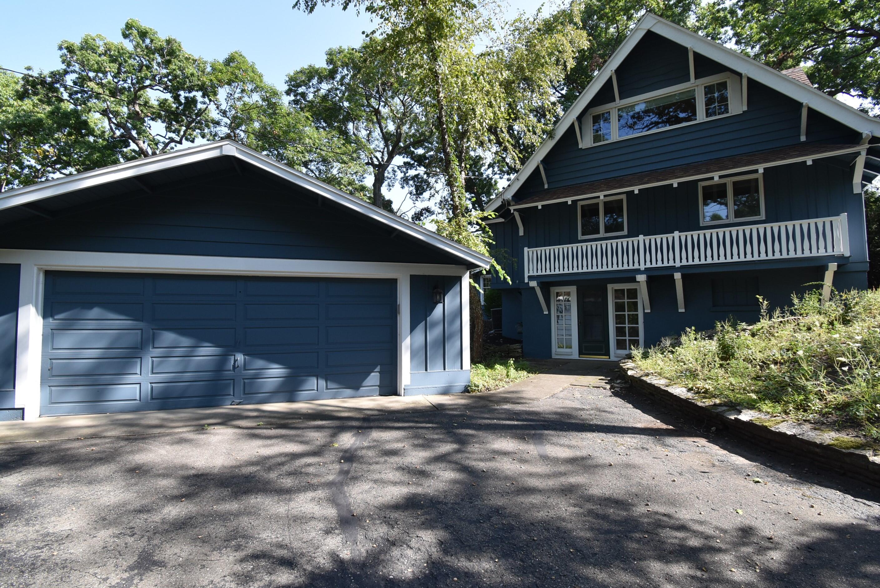 769 Arrowhead Drive Fontana, WI 53125 - Photo 2 of 46 WIS_0053