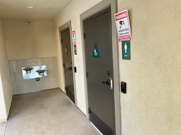 a very nice looking room with a hallway