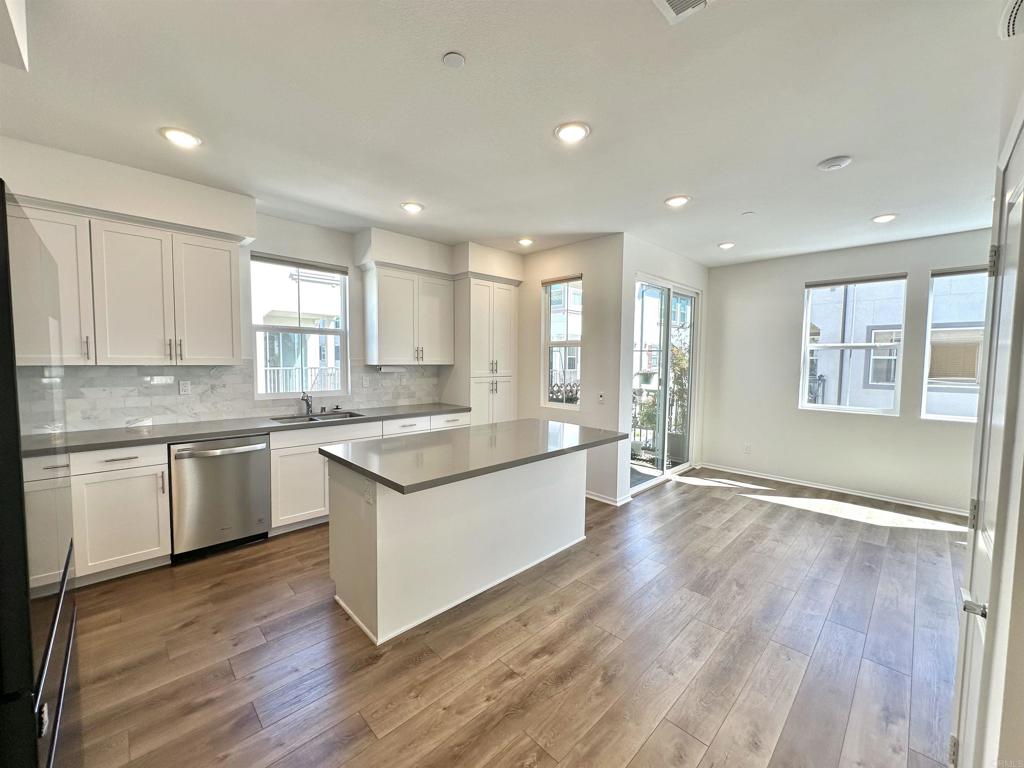 419 Atlas Escondido, CA 92025 - Photo 5 of 50