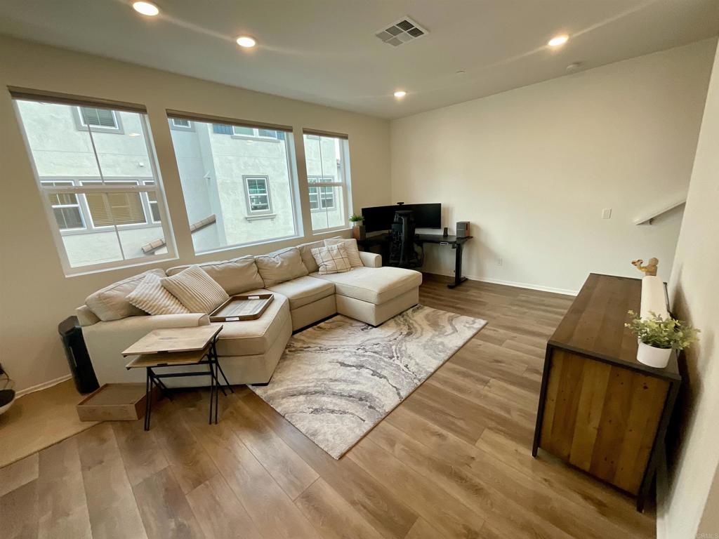 419 Atlas Escondido, CA 92025 - Photo 8 of 50
