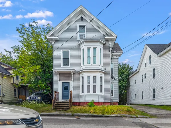 $399,500 | 143 Oak Street, Lewiston, ME 04240
