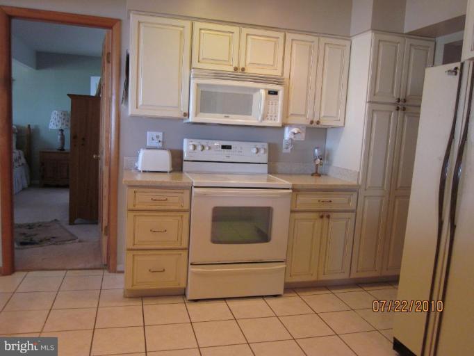 3728 Thomas Point Road Annapolis, MD 21403 - Photo 13 of 30 Kitchen #2