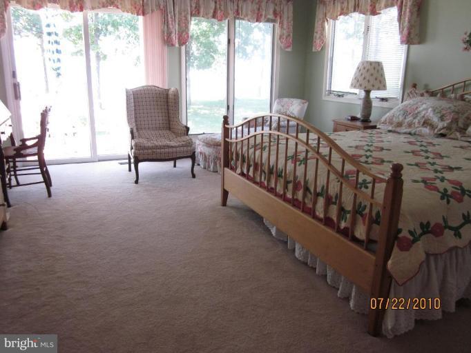 3728 Thomas Point Road Annapolis, MD 21403 - Photo 16 of 30 Master Bedroom