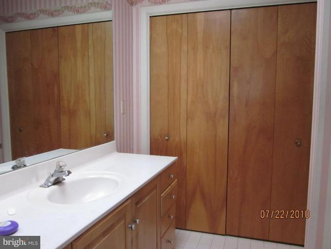 3728 Thomas Point Road Annapolis, MD 21403 - Photo 17 of 30 Master Bath