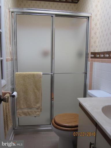 3728 Thomas Point Road Annapolis, MD 21403 - Photo 20 of 30 Bath #2