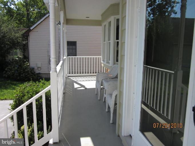 3728 Thomas Point Road Annapolis, MD 21403 - Photo 3 of 30 Porch