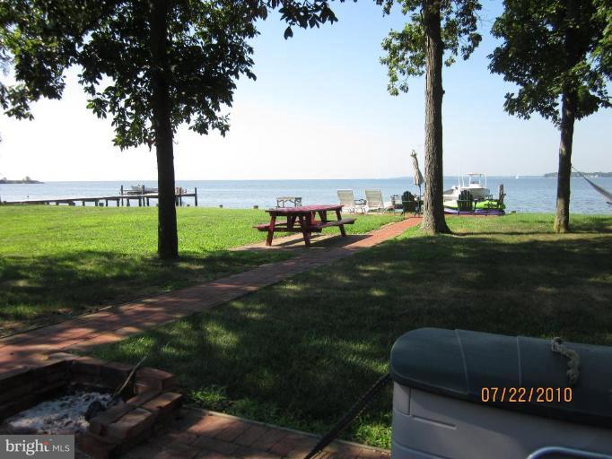 3728 Thomas Point Road Annapolis, MD 21403 - Photo 8 of 30 Patio 2