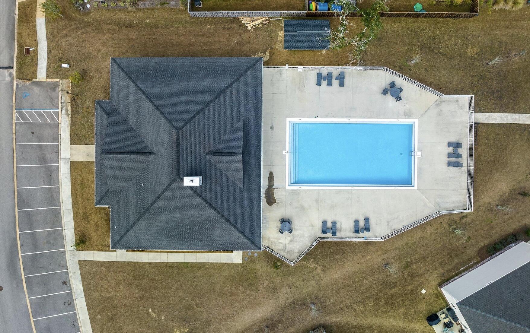 120 Brandywine Road Freeport, FL 32439 - Photo 3 of 29 a bathroom with a bathtub
