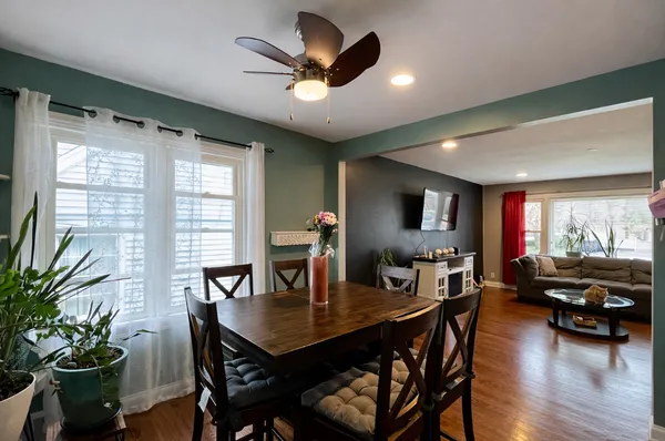 $339,000 | 8009 Lavergne Avenue, Burbank, IL 60459