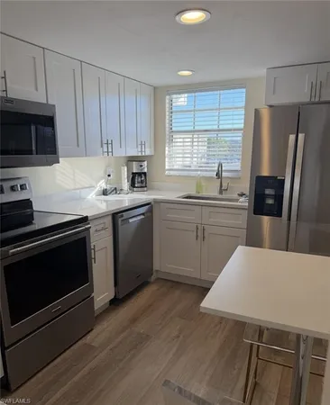$2,195 | 1900 Alamanda Drive, Unit 202, Naples, FL 34102