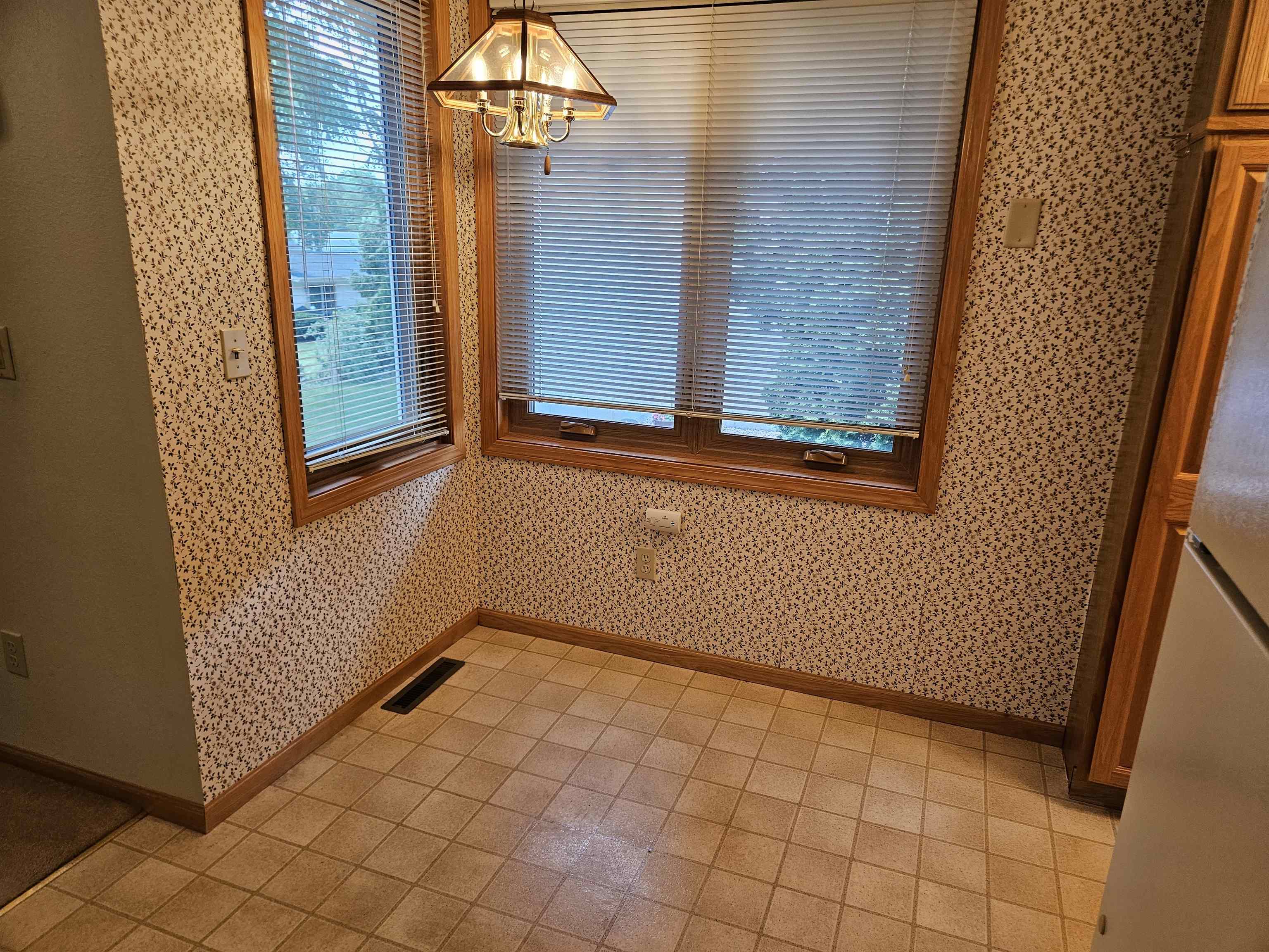 1720 Elizabeth Street Baraboo, WI 53913 - Photo 7 of 26