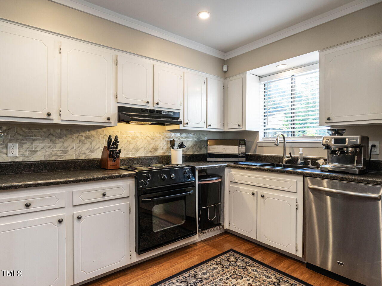 3903 Wendy Lane Raleigh, NC 27606 - Photo 15 of 35 016-1280x960-kitchen