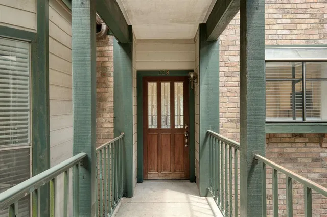 $2,095 | 1741 Spyglass Drive, Unit 228, Austin, TX 78746