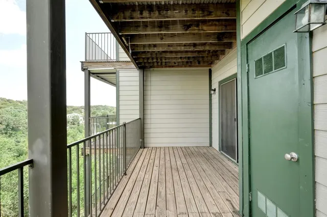 $2,095 | 1741 Spyglass Drive, Unit 228, Austin, TX 78746