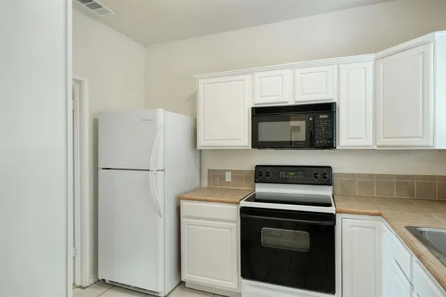 $2,095 | 1741 Spyglass Drive, Unit 228, Austin, TX 78746