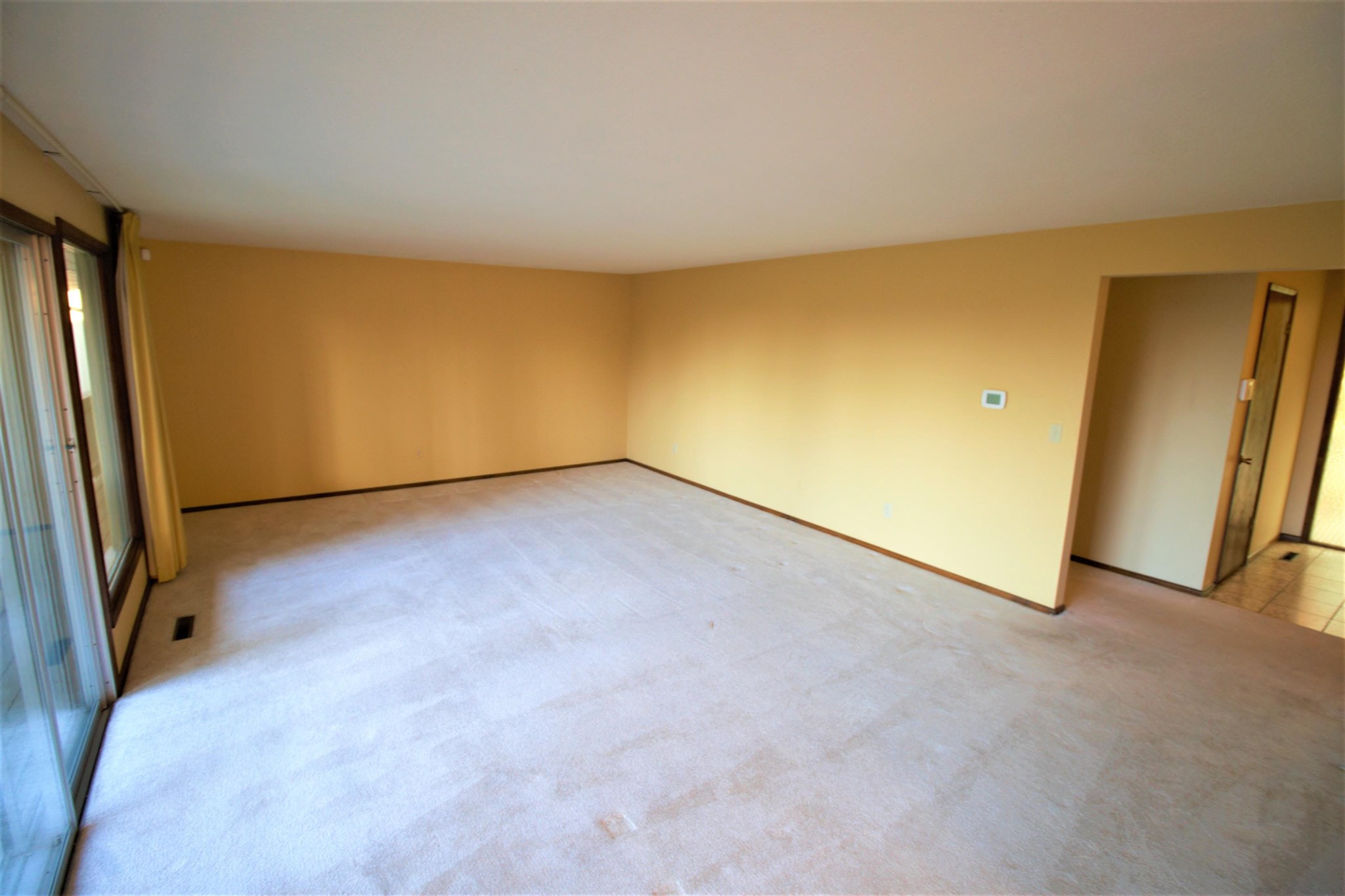 1428 West Toni Rae Drive Spokane, WA 99218 - Photo 3 of 27 Gallery Image 3