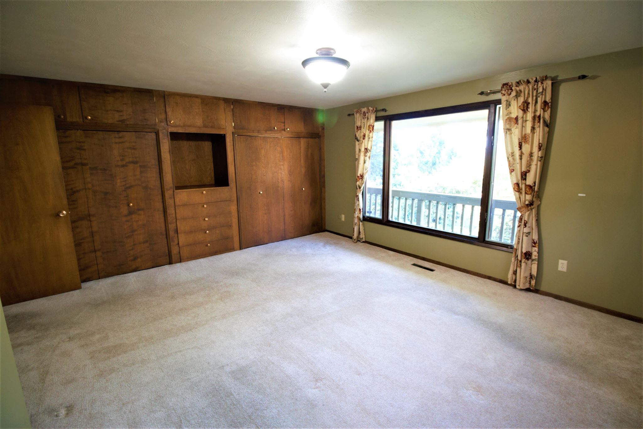 1428 West Toni Rae Drive Spokane, WA 99218 - Photo 6 of 27 Gallery Image 6