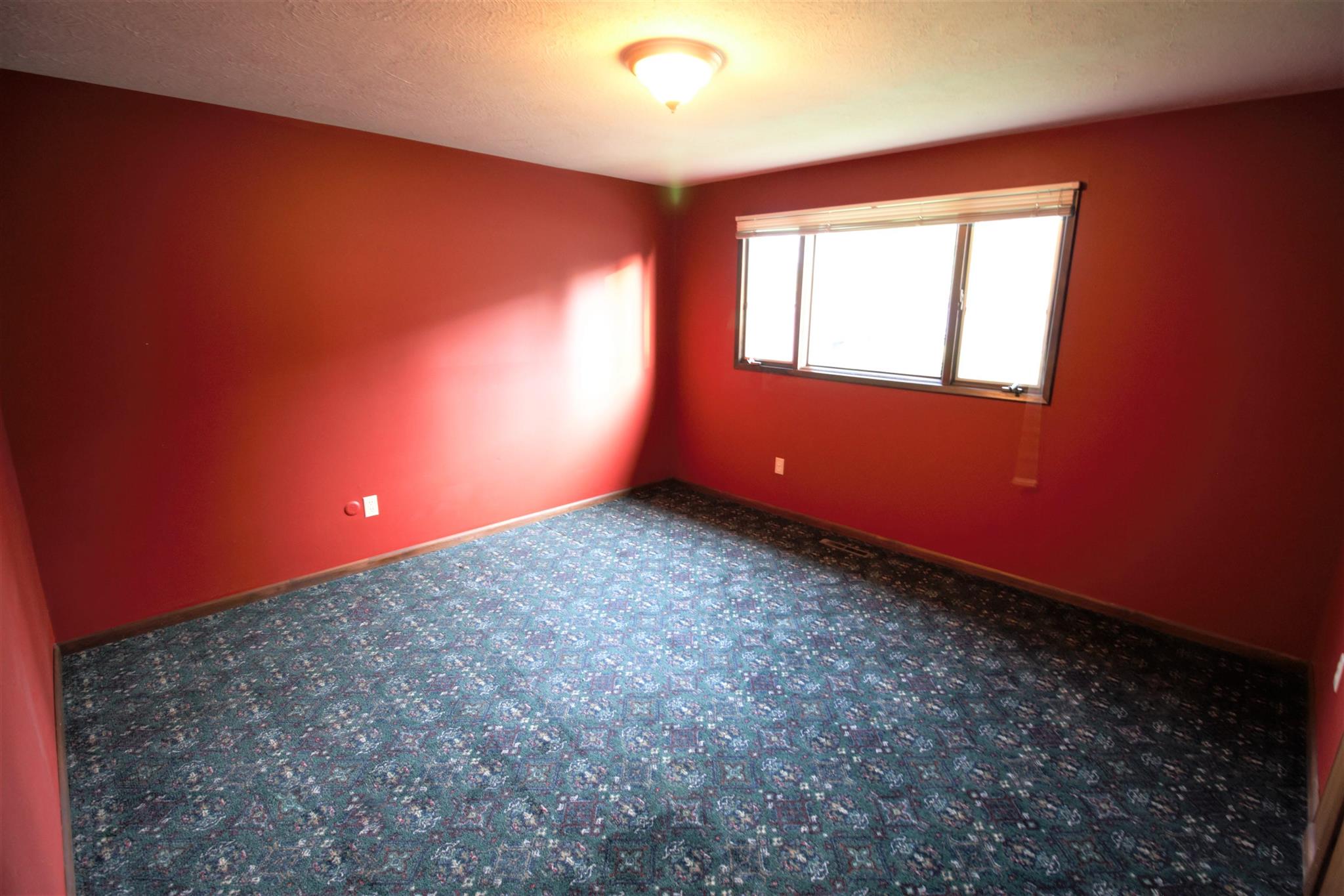 1428 West Toni Rae Drive Spokane, WA 99218 - Photo 10 of 27 Gallery Image 10