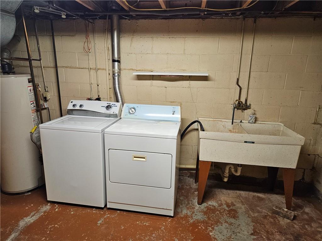 207 College Lodge Road Indiana, PA 15701 - Photo 32 of 36 a utility room with dryer and washer