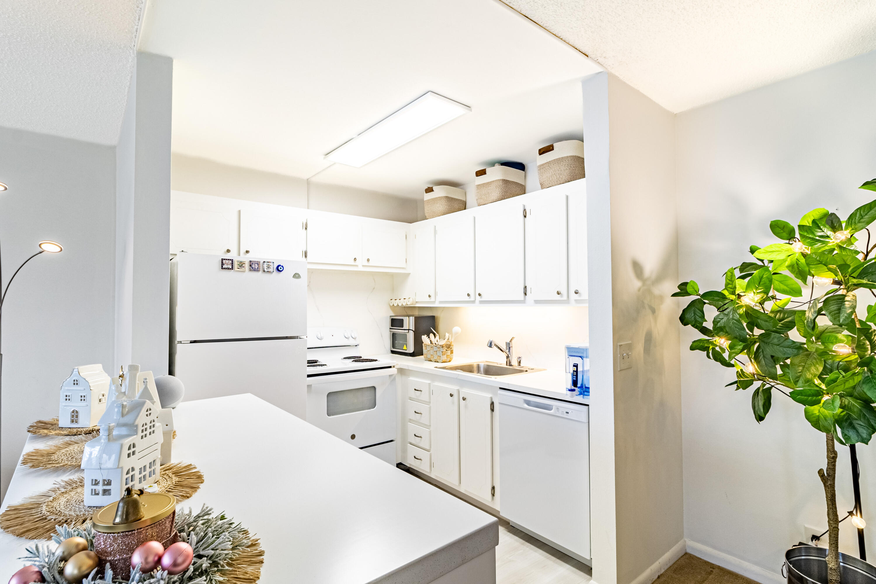 269 Suffolk F, Unit 269 Boca Raton, FL 33434 - Photo 8 of 16 R62_0667-HDR