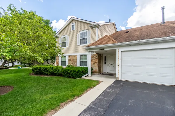 $400,000 | 257 Ashland Court, Unit 257, Buffalo Grove, IL 60089