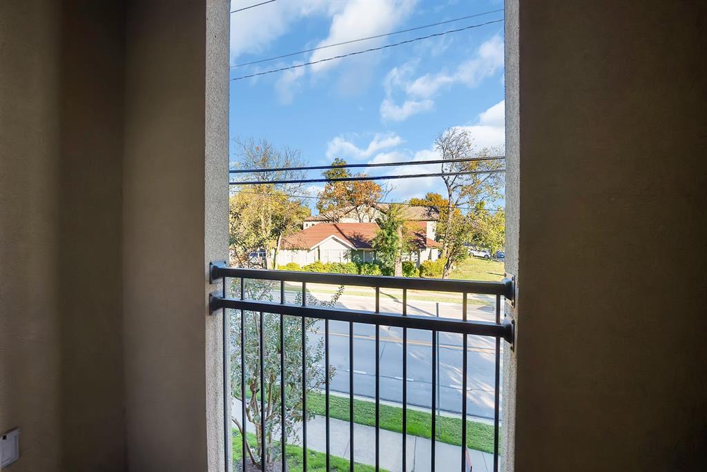 5747 Prospect Avenue, Unit B Dallas, TX 75206 - Photo 23 of 39 a view of a glass door