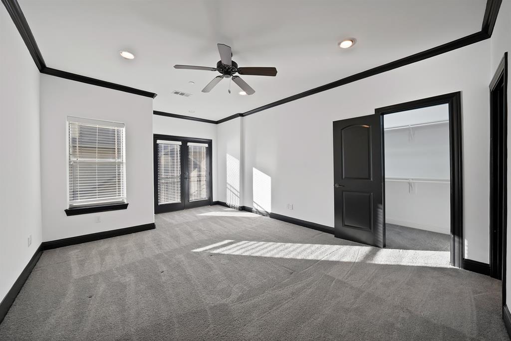 5747 Prospect Avenue, Unit B Dallas, TX 75206 - Photo 26 of 39 a view of an empty room with a window
