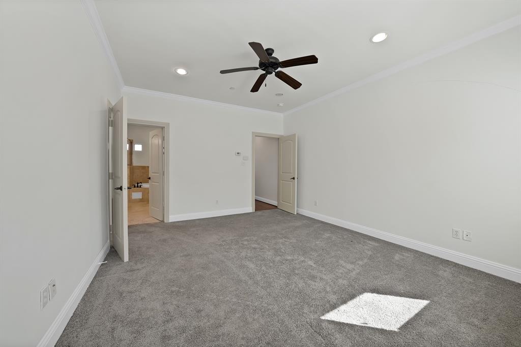 5747 Prospect Avenue, Unit B Dallas, TX 75206 - Photo 28 of 40 a view of an empty room