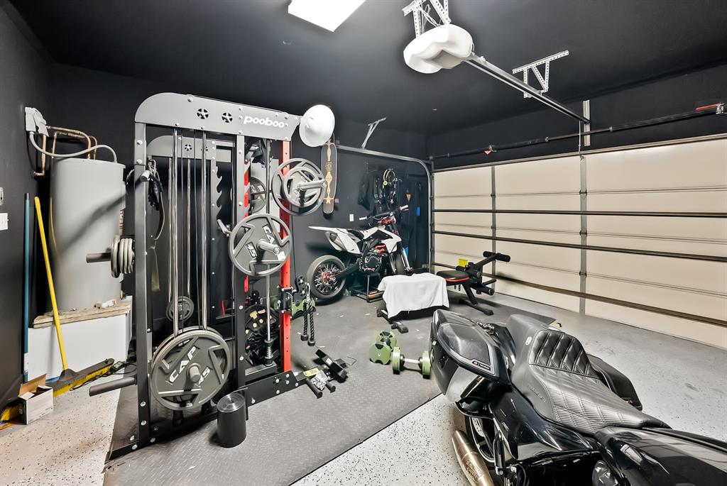 5747 Prospect Avenue, Unit B Dallas, TX 75206 - Photo 34 of 39 a view of a room with gym equipment