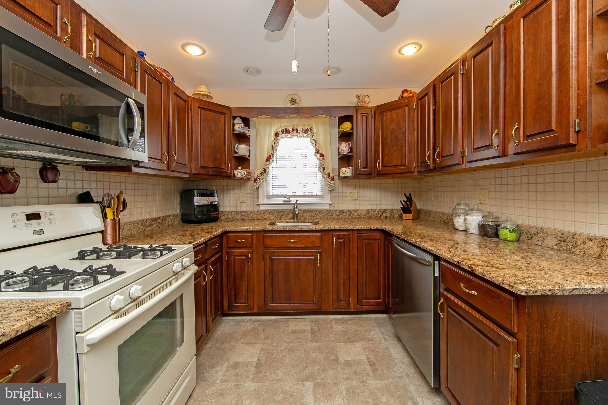 11 Heritage Road Marlton, NJ 08053 - Photo 23 of 36
