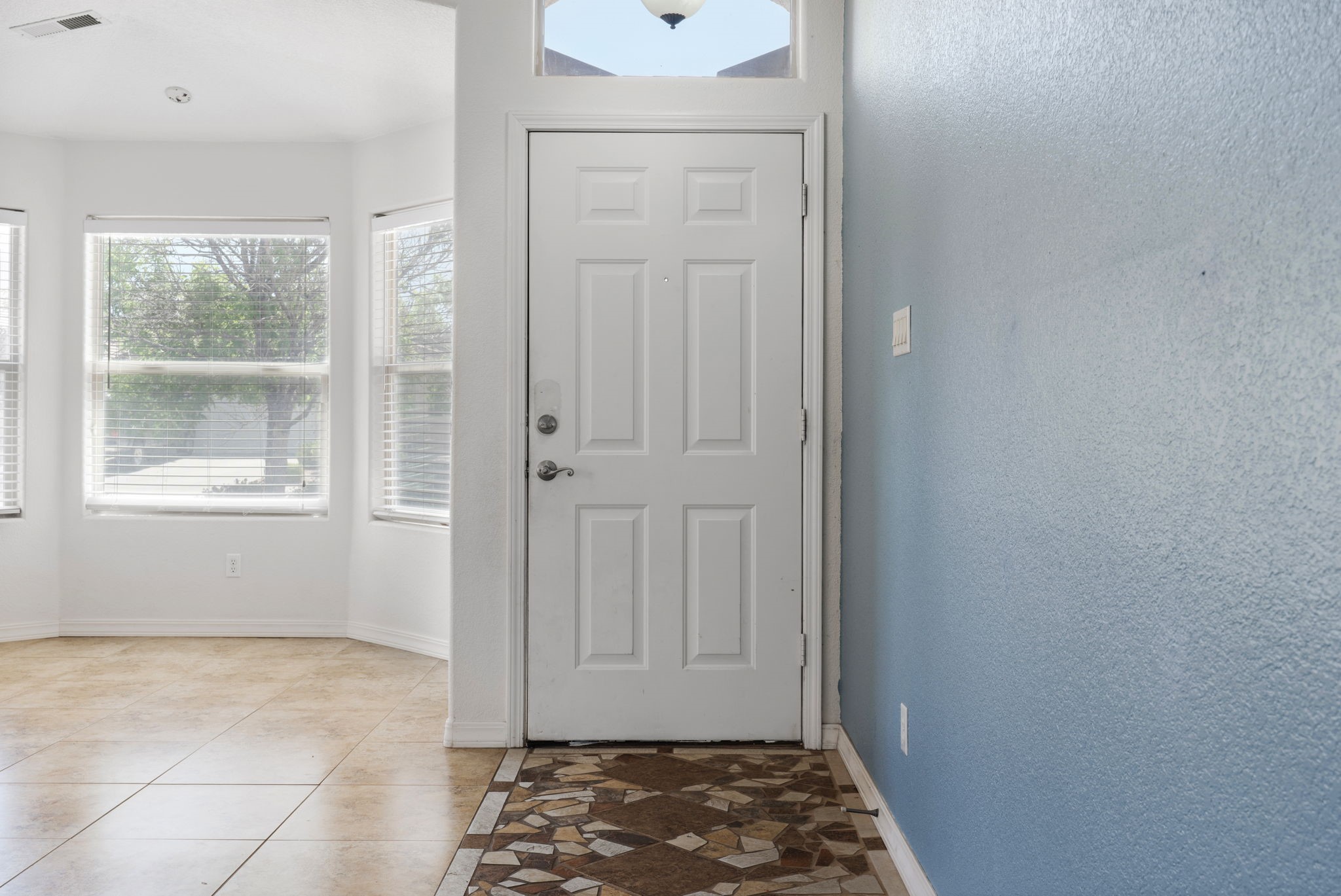 2100 Violeta Circle Southeast Rio Rancho, NM 87124 - Photo 5 of 35