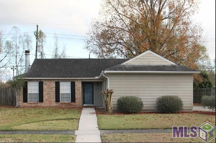 1835 General Cleburne Avenue Baton Rouge, LA 70810 - Photo 1 of 6