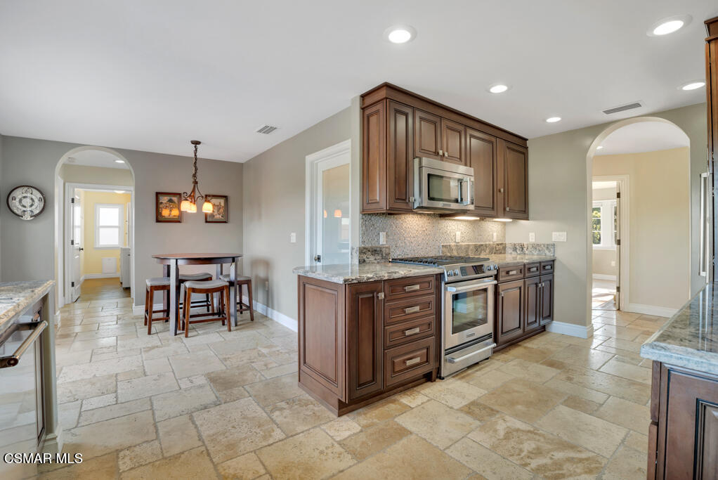 1660 San Rafael Way Camarillo, CA 93012 - Photo 15 of 63 1660 San Rafael Way- HsHProd-40