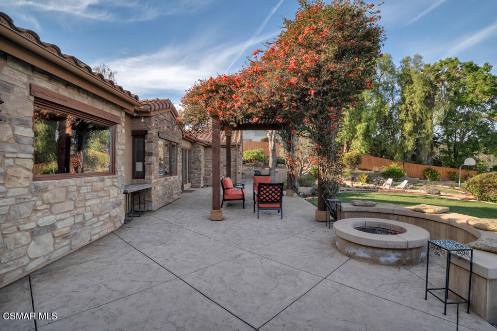1660 San Rafael Way Camarillo, CA 93012 - Photo 53 of 63 a view of a patio with table and chairs and potted plants