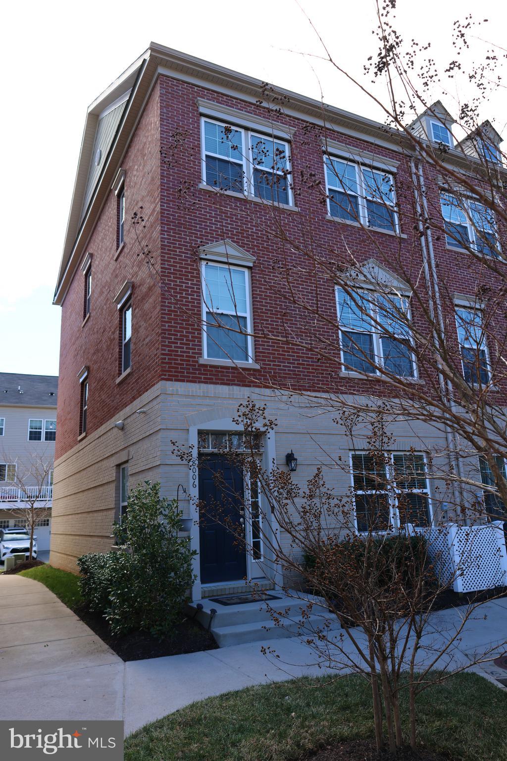 8006 Cayzer Lane Gainesville, VA 20155 - Photo 3 of 35