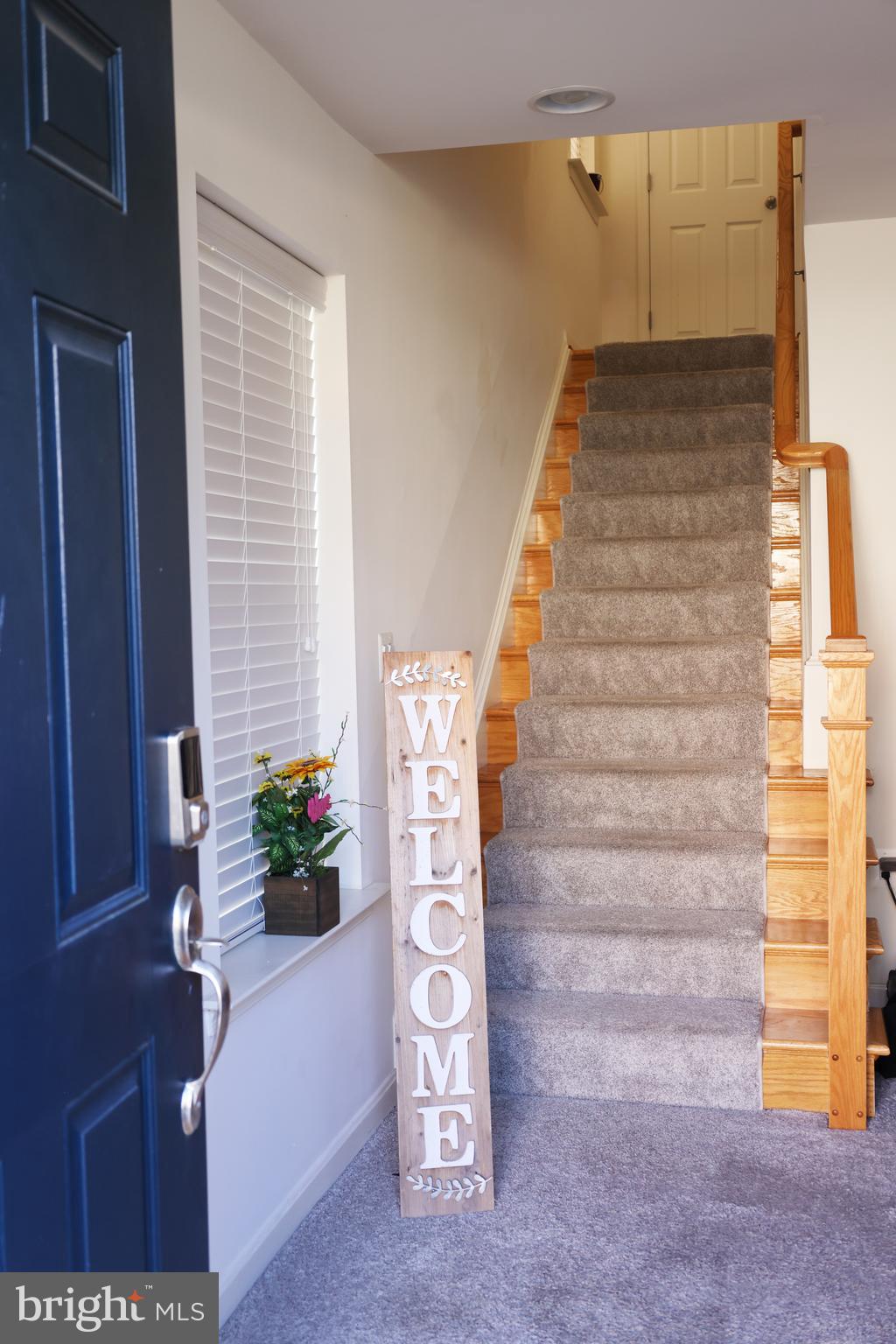 8006 Cayzer Lane Gainesville, VA 20155 - Photo 5 of 35