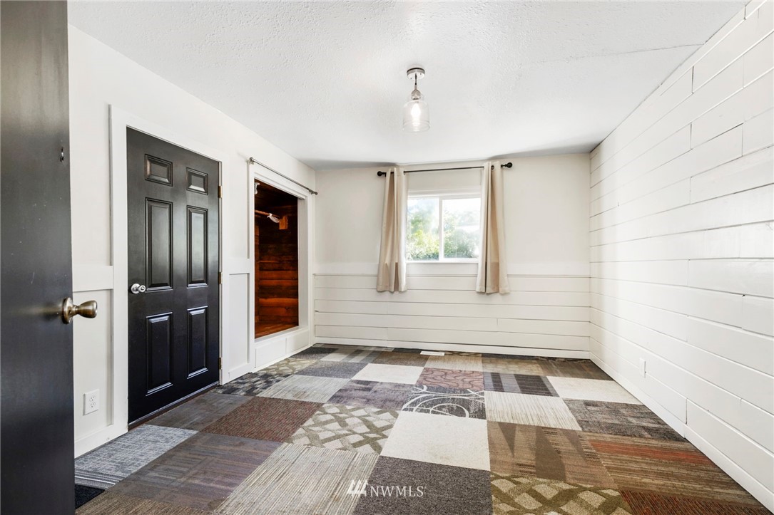 4360 Tracyton Beach Road Northwest Bremerton, WA 98310 - Photo 14 of 32 Gallery Image 14