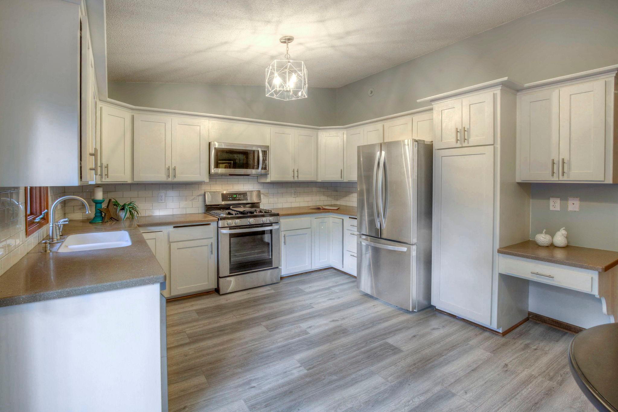 14820 Glendale Road Minnetonka, MN 55345 - Photo 2 of 27 Gallery Image 2