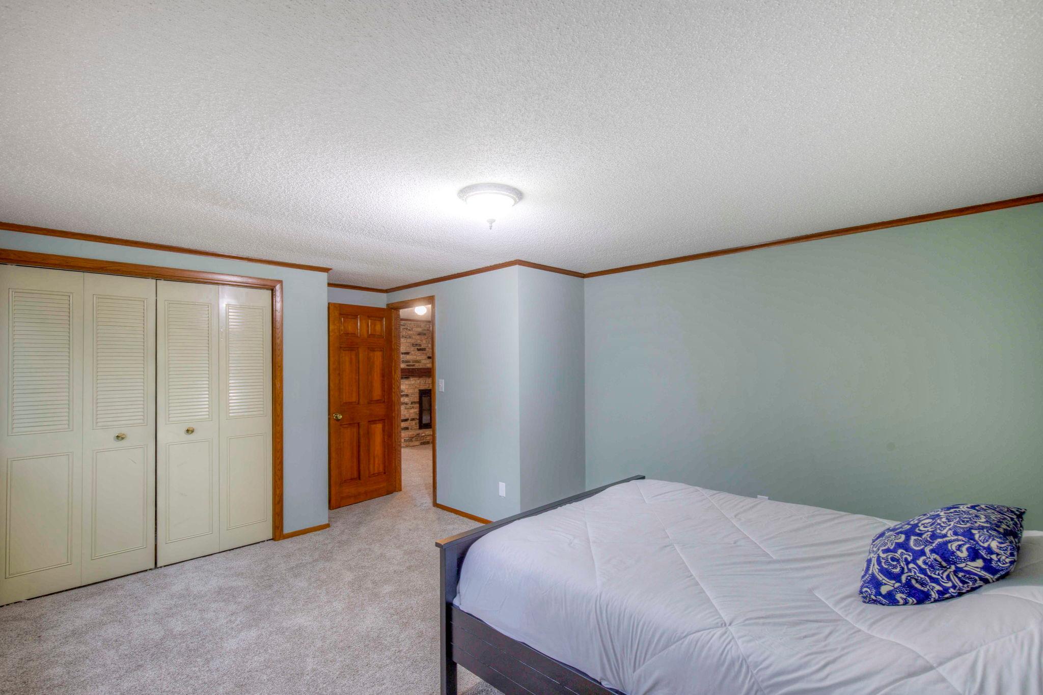 14820 Glendale Road Minnetonka, MN 55345 - Photo 21 of 27 Gallery Image 21